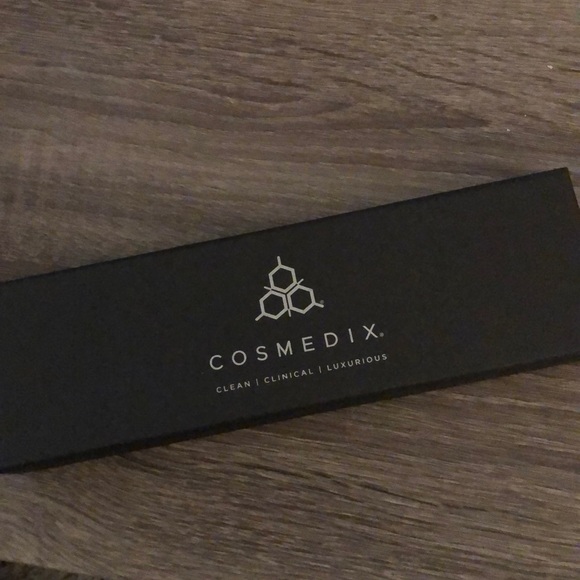 Cosmedix Red Face and Body Massage Roller - Picture 3 of 4